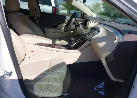 2015 Buick Lacrosse из США, поврежденный, VIN 1G4GB5G37FF285738